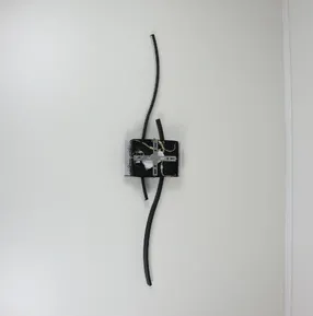 Хвилеподібне настінне LED бра Silk B377-1000 BK 60W